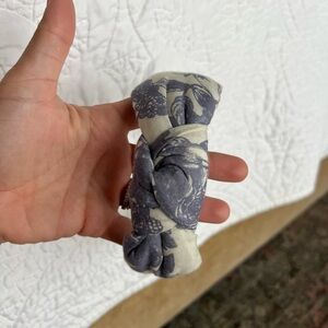 Blue and white floral knotted headband